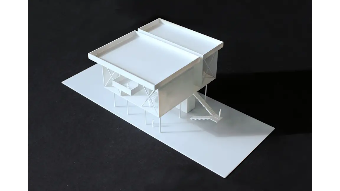 model-2.jpg